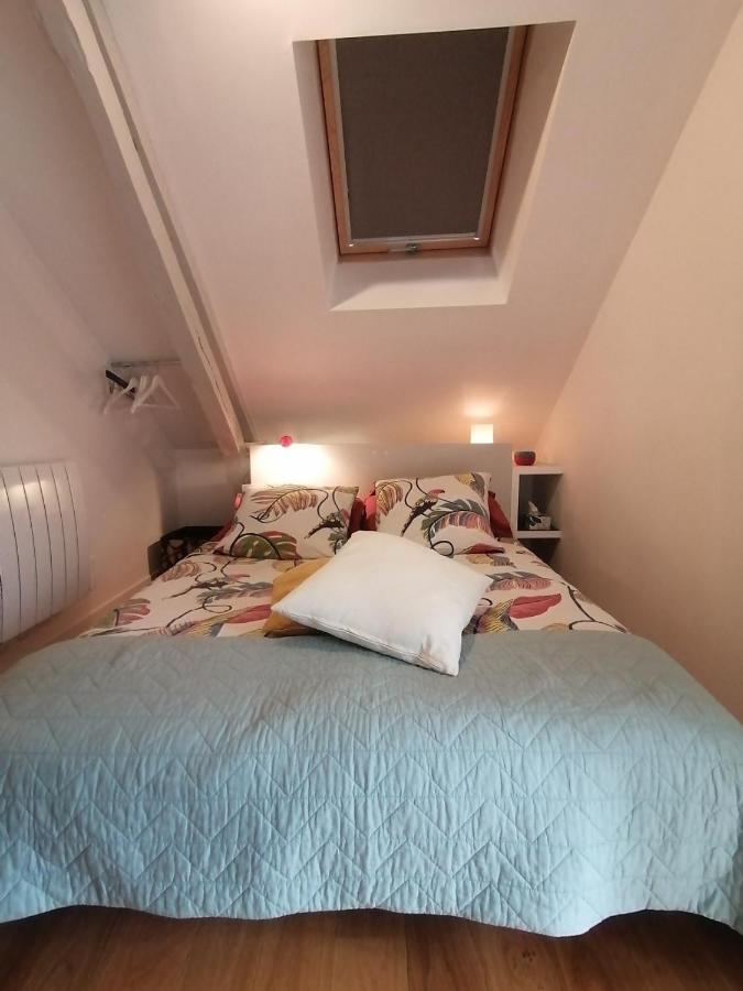 Gite La Maison La Saint-Aubin-d'Aubigne Ngoại thất bức ảnh